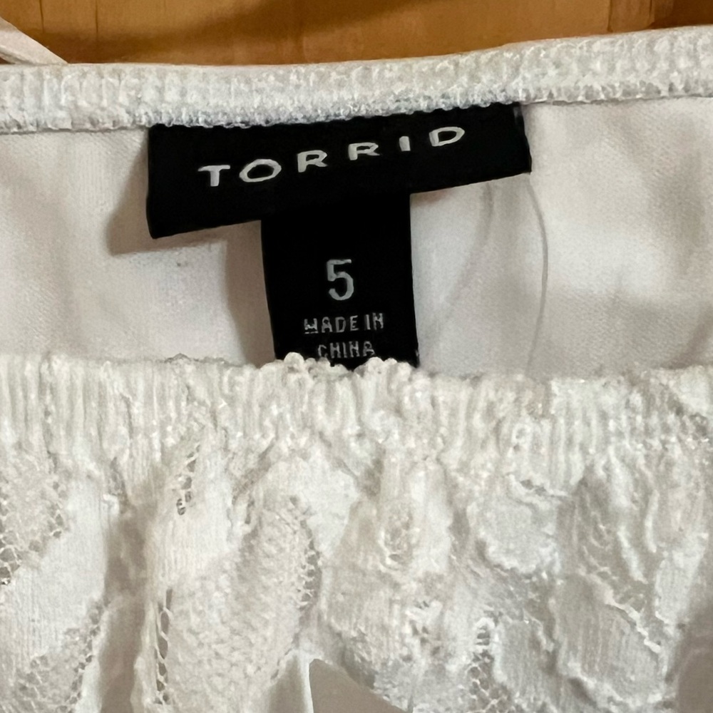 NWT Torrid Stretch Lace Square Neck Lace Up Back Peplum Top - Picture 3 of 8